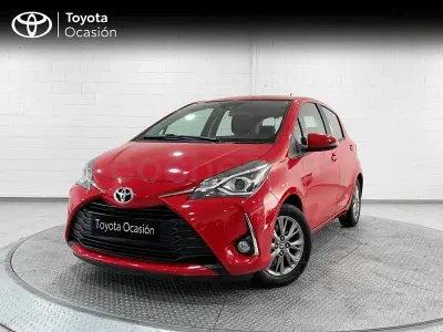 Usado Toyota Yaris Active 111 CV (81 kW) 2018 Rojo Berlina