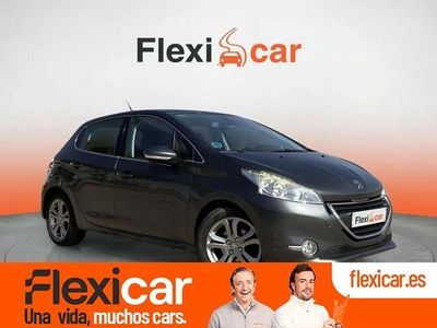 Usado Peugeot 208 Allure 120 CV (88 kW) 2015 Gris Utilitario