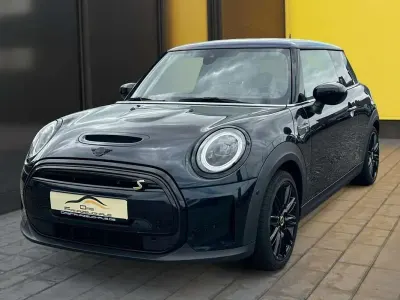 Usado Mini Cooper SE 135 kW (184 CV) 2021 Negro Utilitario