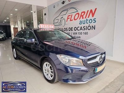 Usado Mercedes CLA200 Shooting Brake 136 CV (100 kW) 2016 Azul Familiar