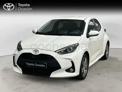 Usado Toyota Yaris Hybrid Active 116 CV (85 kW) 2024 Blanco Berlina
