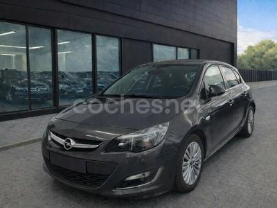 Gris / plata Usado 2013 Opel Astra Selective Berlina | 6900 € (Precio justo)