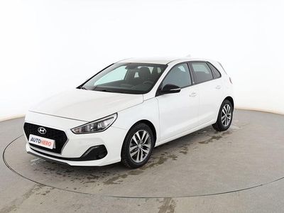 Usado Hyundai i30 GO! 120 CV (88 kW) 2018 Blanco Berlina