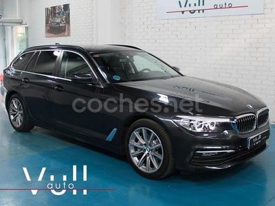 Gris / plata Usado 2019 BMW 530 Comfort Edition Familiar | 36.450 € (Un poco caro)