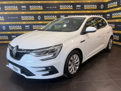 Usado Renault Mégane II Life 115 CV (84 kW) 2021 Blanco Berlina
