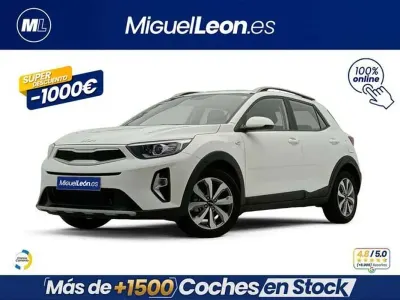 Usado Kia Stonic 101 CV (74 kW) 2023 Blanco SUV