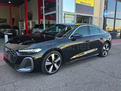 Usado Audi A5 S-Line 204 CV (150 kW) 2025 Negro Familiar