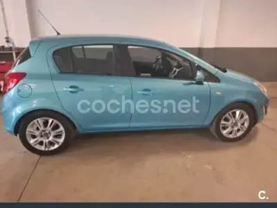 Usado Opel Corsa 85 CV (62 kW) 2011 Azul Utilitario