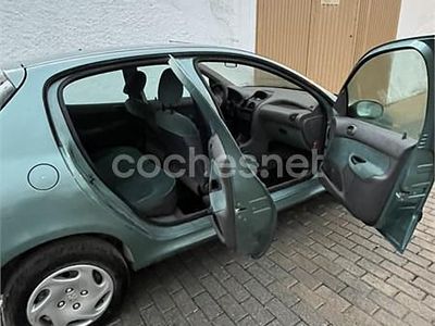 Verde Usado 2003 Peugeot 206 Berlina | 2000 € (Precio justo)