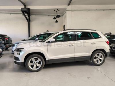 Usado Skoda Karoq Ambition 150 CV (110 kW) 2021 Blanco SUV