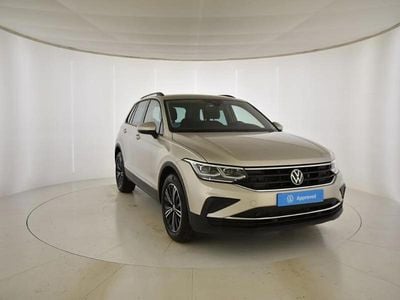 Begagnad VW Tiguan Life 150 HK (110 kW) 2024 Grå SUV