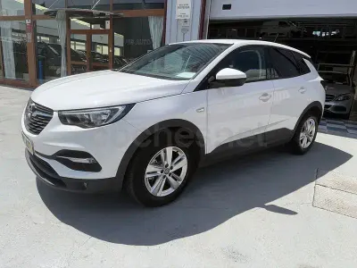 Usado Opel Grandland X Excellence 120 CV (88 kW) 2018 Blanco SUV