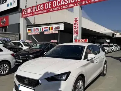 Usado Seat Leon ST FR 150 CV (110 kW) 2023 Blanco Familiar