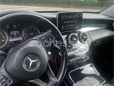 Usado Mercedes C200 136 CV (100 kW) 2016 Negro Berlina