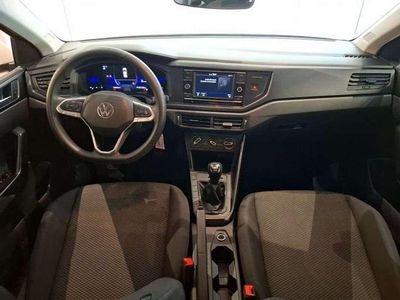 Usado VW Polo 95 CV (69 kW) 2023 Gris Utilitario