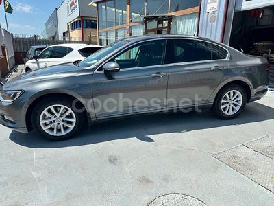 Gris / plata Usado 2016 VW Passat Berlina | 15.799 € (Un poco caro)