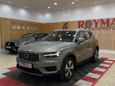 Usado Volvo XC40 Plus 211 CV (155 kW) 2022 Gris / plata SUV
