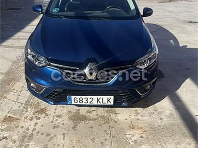 Usado Renault Mégane IV Zen 130 CV (95 kW) 2018 Azul Berlina