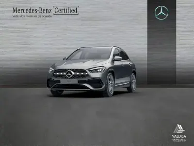 Usado Mercedes GLA200 AMG line 150 CV (110 kW) 2022 Gris montaña SUV