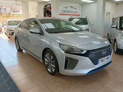 Usado Hyundai Ioniq Style 141 CV (103 kW) 2019 Gris / plata Utilitario