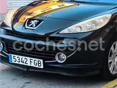 Usado Peugeot 207 90 CV (66 kW) 2006 Negro Berlina