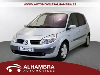 Usado Renault Scenic E-Tech Dynamique 100 CV (73 kW) 2004 Gris Monovolumen