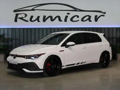 Usado VW Golf VII GTI 300 CV (220 kW) 2021 Blanco Utilitario