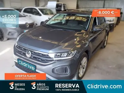 Usado VW T-Roc Life 116 CV (85 kW) 2022 Gris SUV