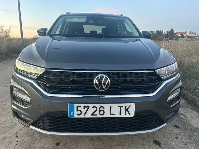 Usado VW T-Roc Advance 150 CV (110 kW) 2022 Gris / plata SUV
