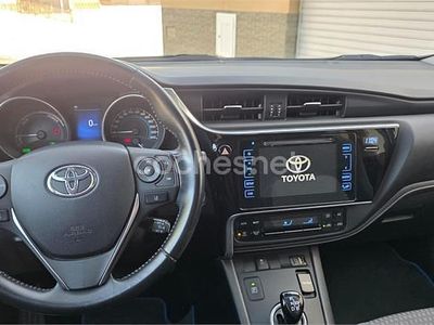 Usado Toyota Auris Hybrid Edition 136 CV (100 kW) 2017 Azul Berlina