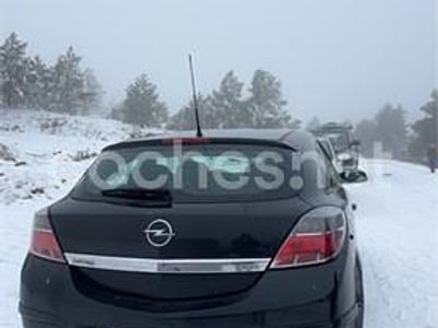 Usado Opel Astra GTC Enjoy 90 CV (66 kW) 2006 Negro Berlina