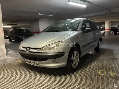 Begagnad Peugeot 206 75 HK (55 kW) 2002 Grå Sedan