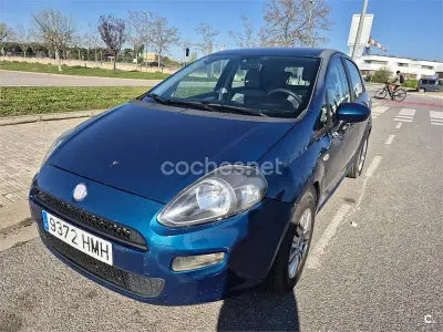 Käytetty Fiat Punto Lounge 77 HP (56 kW) 2012 Vihreä Viistoperä