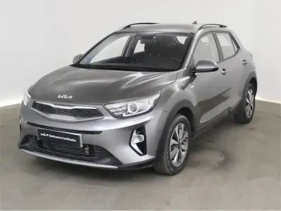 Usado Kia Stonic 100 CV (73 kW) 2025 Gris SUV