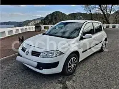 Usado Renault Mégane Dynamique 80 CV (58 kW) 2004 Blanco Berlina