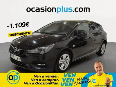 Usado Opel Astra Edition 105 CV (77 kW) 2021 Negro