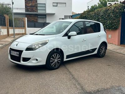 Blanco Usado 2010 Renault Scénic III Dynamique Monovolumen | 4200 € (Precio justo)