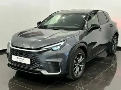 Usado Lexus LBX 136 CV (100 kW) 2024 Gris SUV