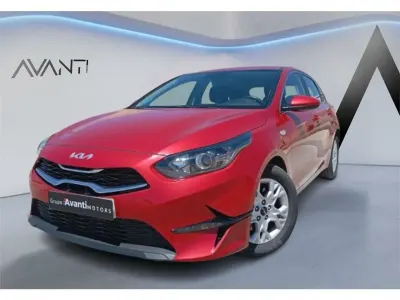 Usado Kia Ceed 120 CV (88 kW) 2025 Rojo Utilitario