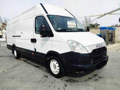 Usado Iveco Daily 106 CV (77 kW) 2015 Blanco Berlina