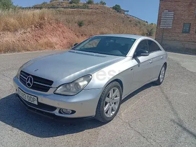 Usado Mercedes CLS350 272 CV (200 kW) 2005 Gris / plata Berlina