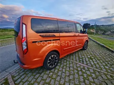 Usado Ford Tourneo Sport 170 CV (125 kW) 2019 Naranja Monovolumen