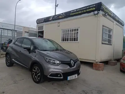 Usado Renault Captur 90 CV (66 kW) 2014 Gris / plata SUV