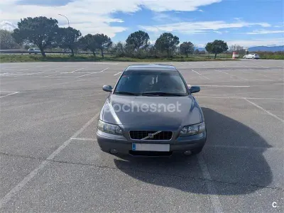 Usado Volvo S60 130 CV (95 kW) 2002 Gris / plata Berlina