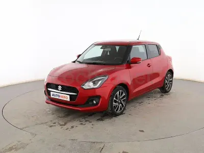 Usado Suzuki Swift 83 CV (61 kW) 2022 Granate Utilitario