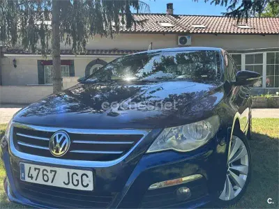 Usado VW Passat 140 CV (102 kW) 2010 Azul Berlina