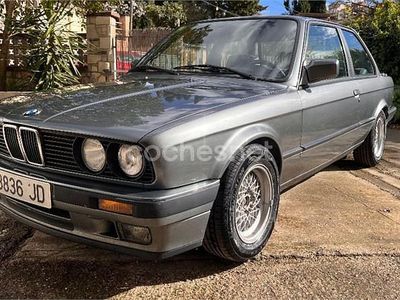 Usado BMW 318 115 CV (84 kW) 1988 Gris / plata Berlina