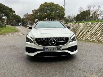 Usado Mercedes CLA220 Shooting Brake AMG line 177 CV (130 kW) 2016 Blanco Familiar