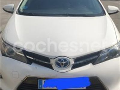 Toyota Auris Hybrid