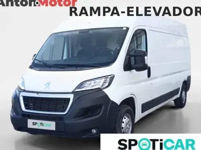 Käytetty Peugeot Boxer S 140 HP (102 kW) 2020 Van